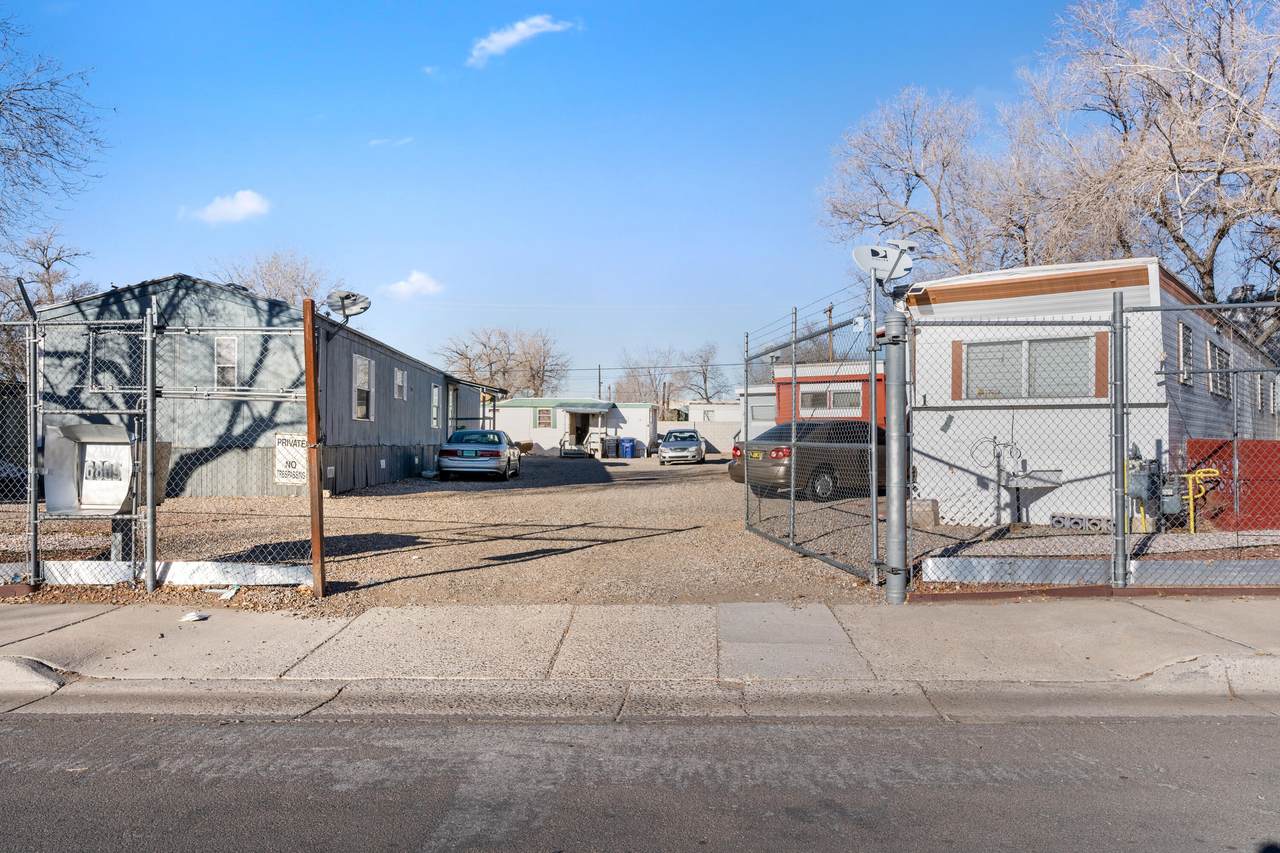 6809 Acoma - Photo 1