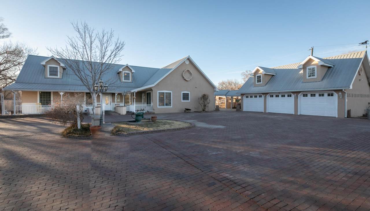 6229 Isleta Boulevard - Photo 1