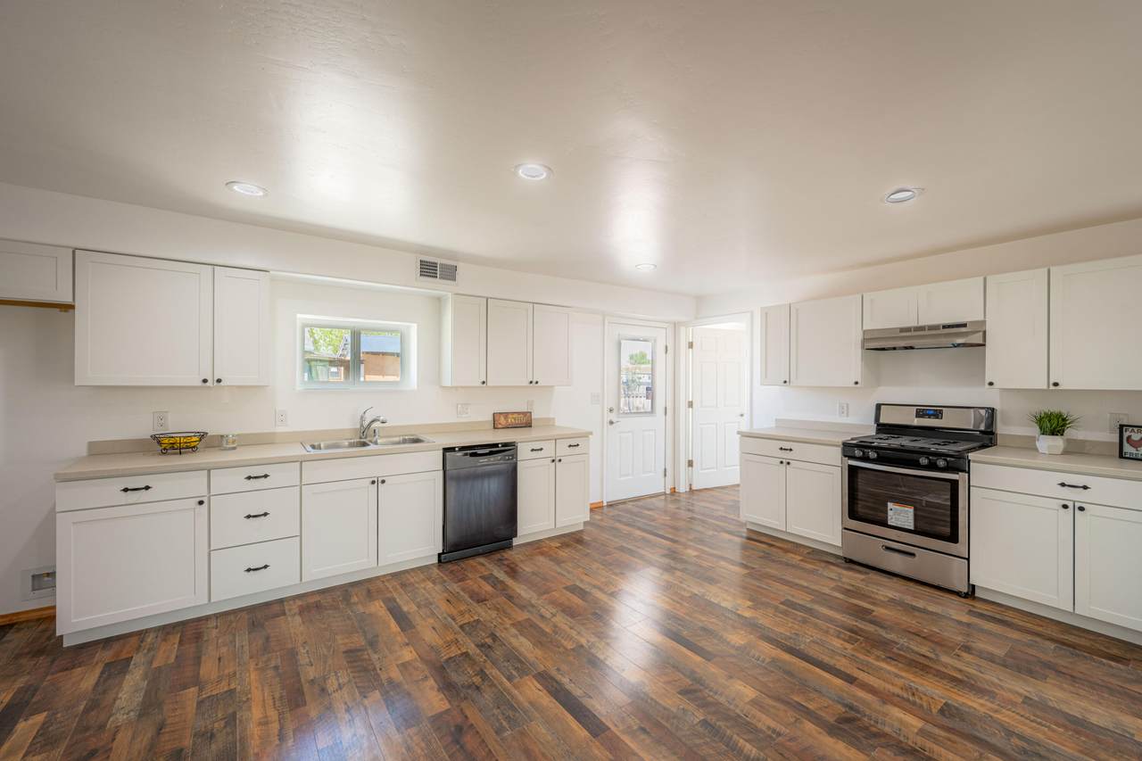 322 River Road - Photo 1