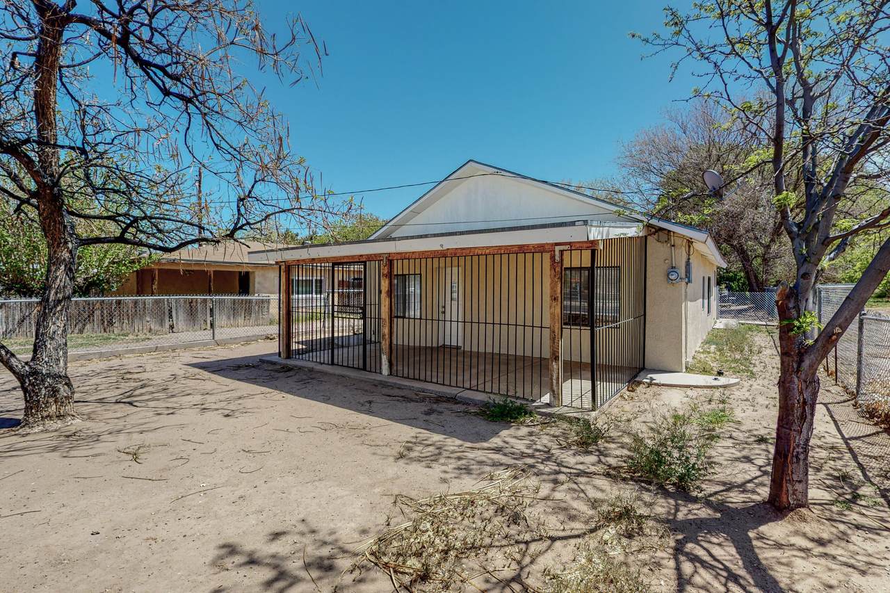 244 Atrisco Drive - Photo 1