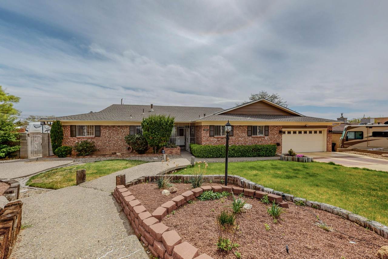 13140 Blackstone Road - Photo 1