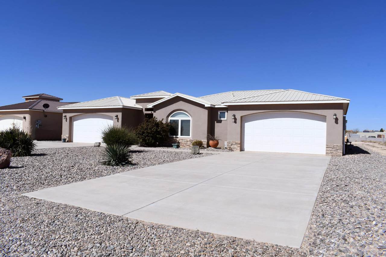 809 7TH Street - Photo 1