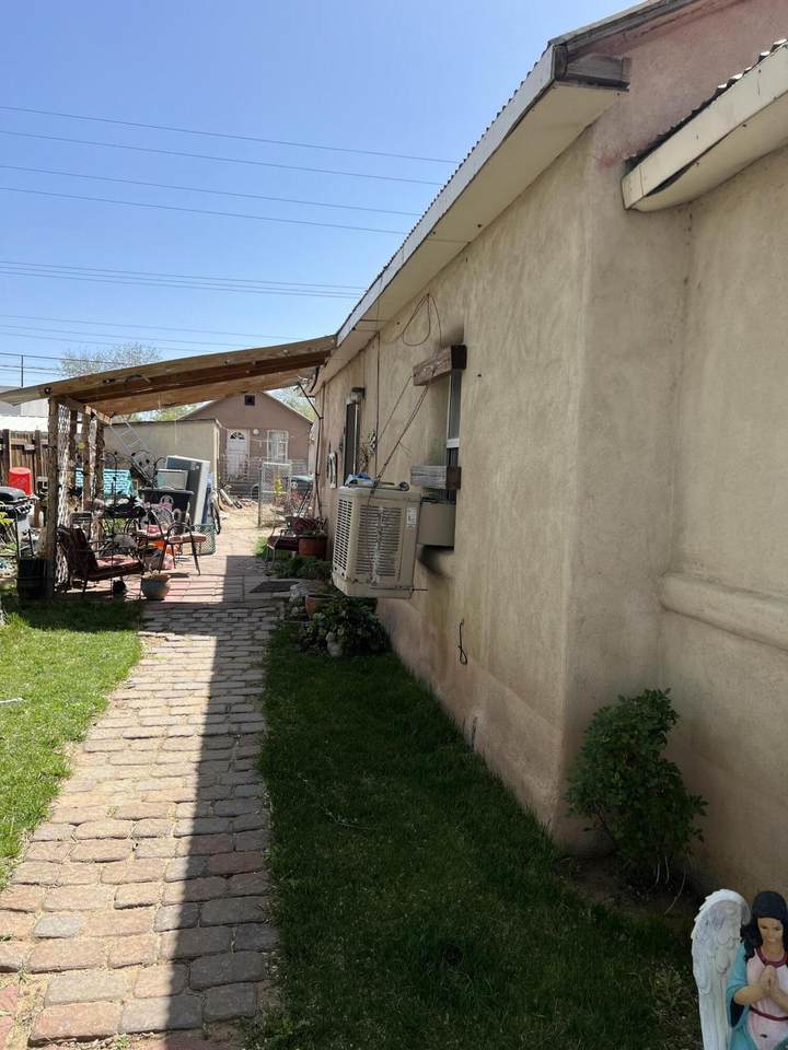 1410 Broadway Boulevard - Photo 1