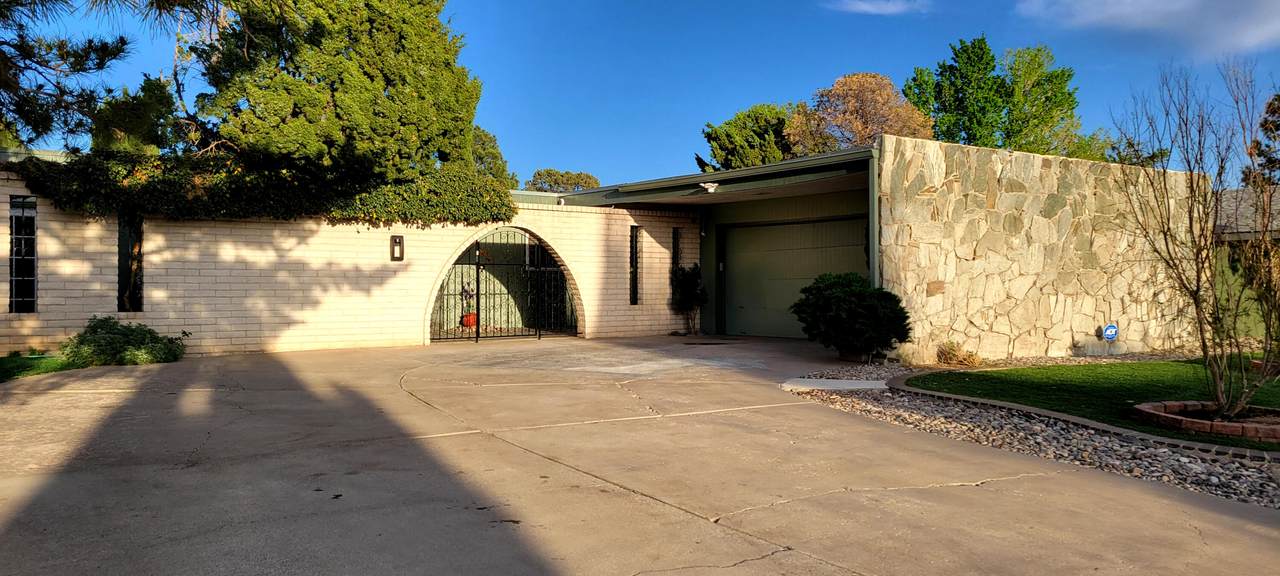 1616 Eastridge Drive - Photo 1