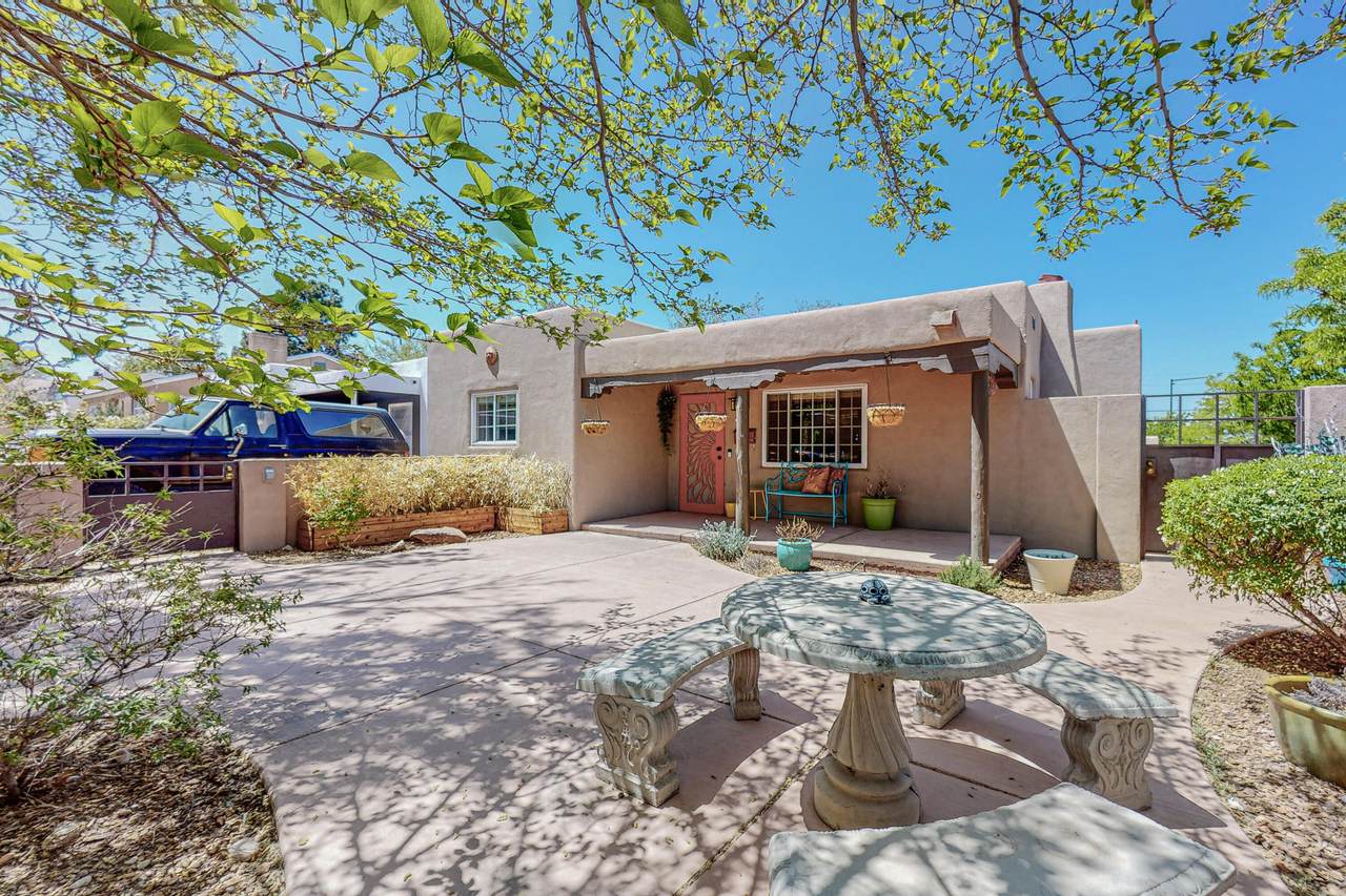 401 Wellesley Drive - Photo 1