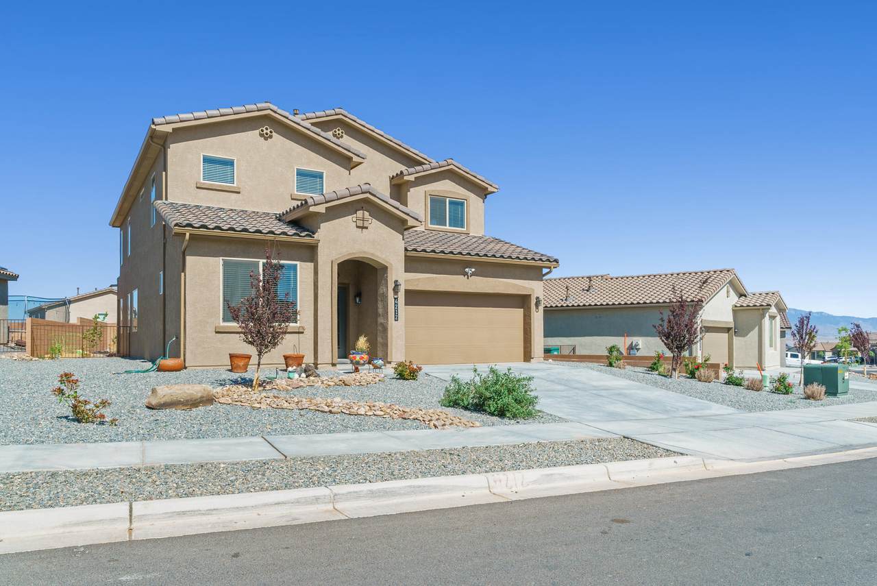 4212 Skyline Loop - Photo 1