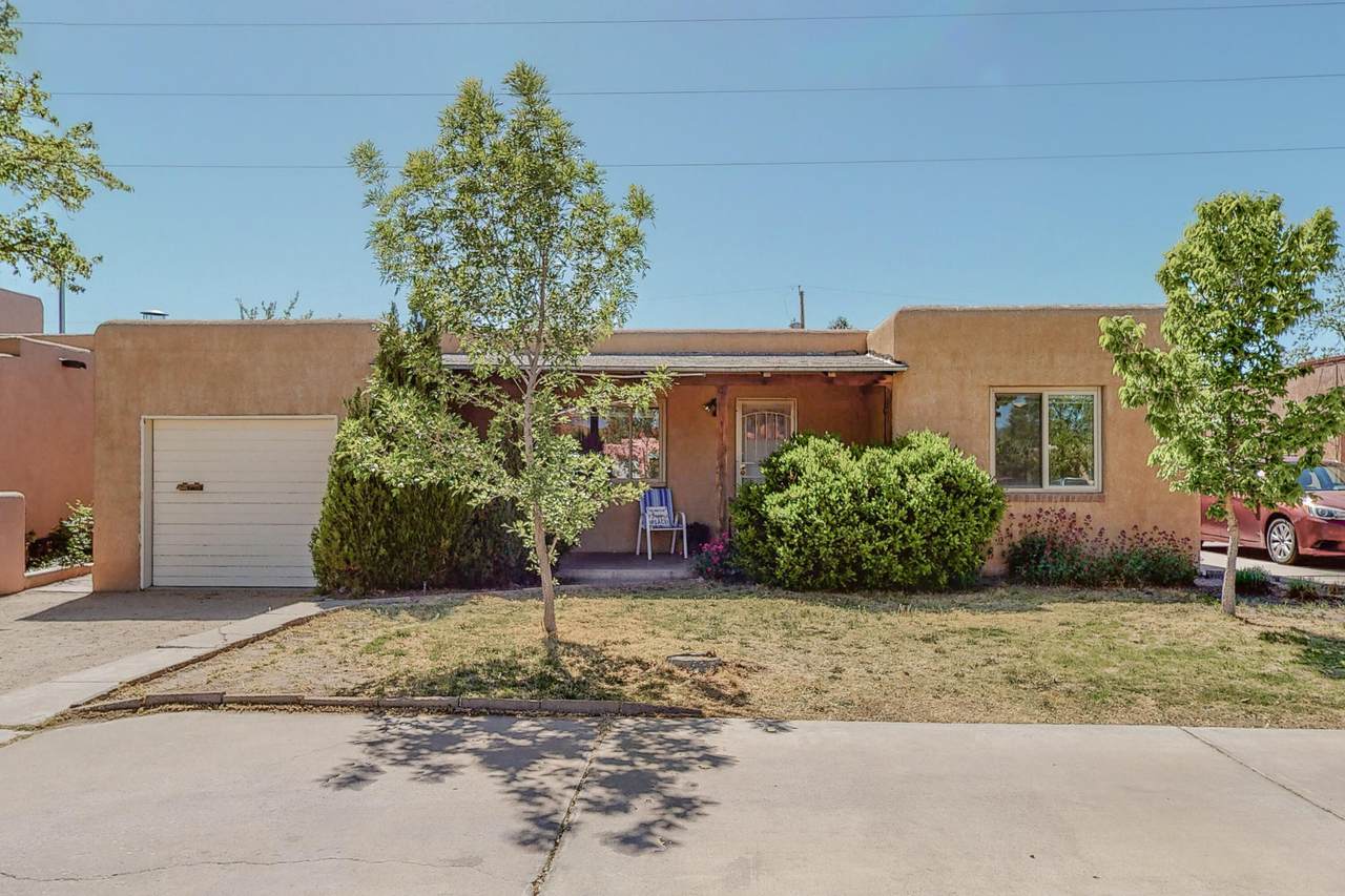 1023 Girard Boulevard - Photo 1