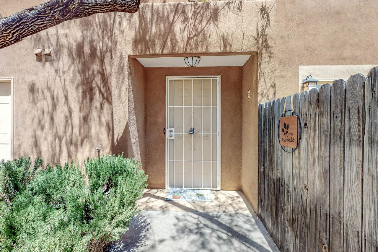 4801 Irving Boulevard - Photo 1