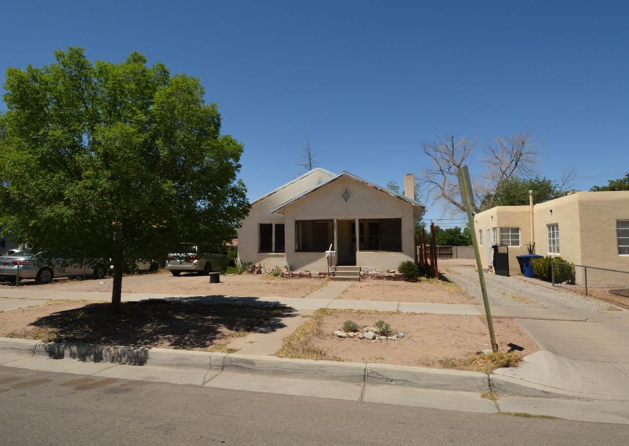 209 Harvard Drive - Photo 1