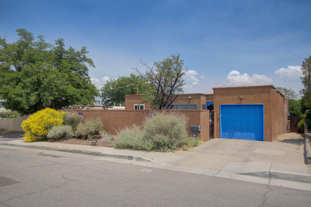 424 Montclaire Drive - Photo 1