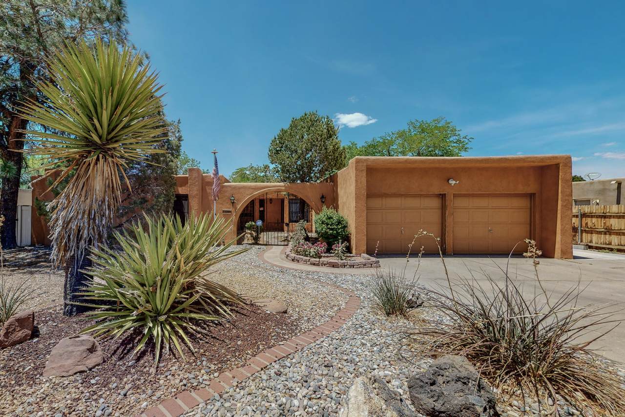 1109 Wagon Train Drive - Photo 1