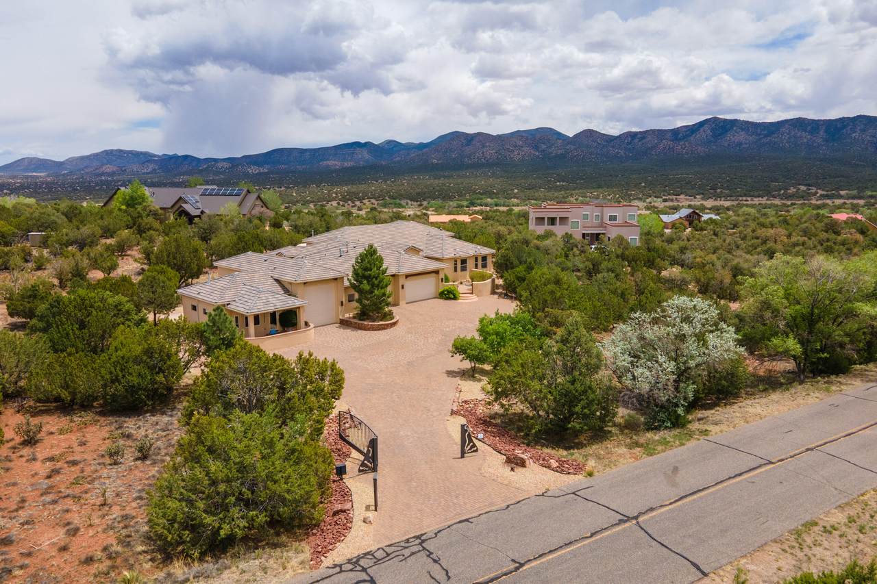61 Moccasin Trail - Photo 1
