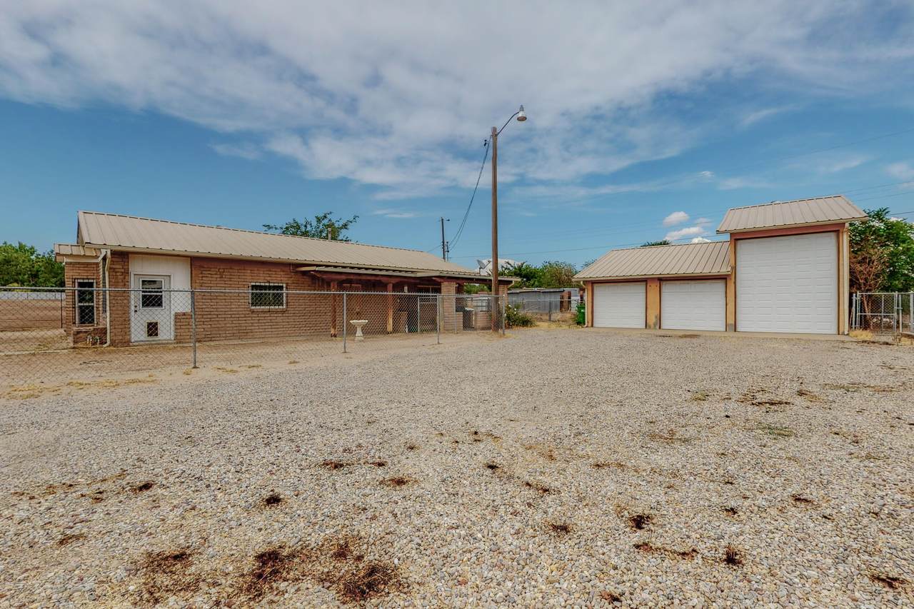 3028 Dover Road - Photo 1