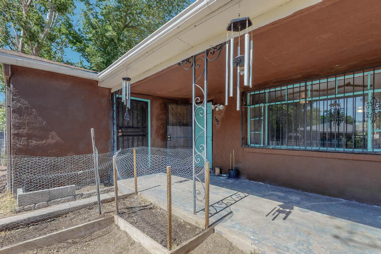 862 Arthur Road - Photo 1