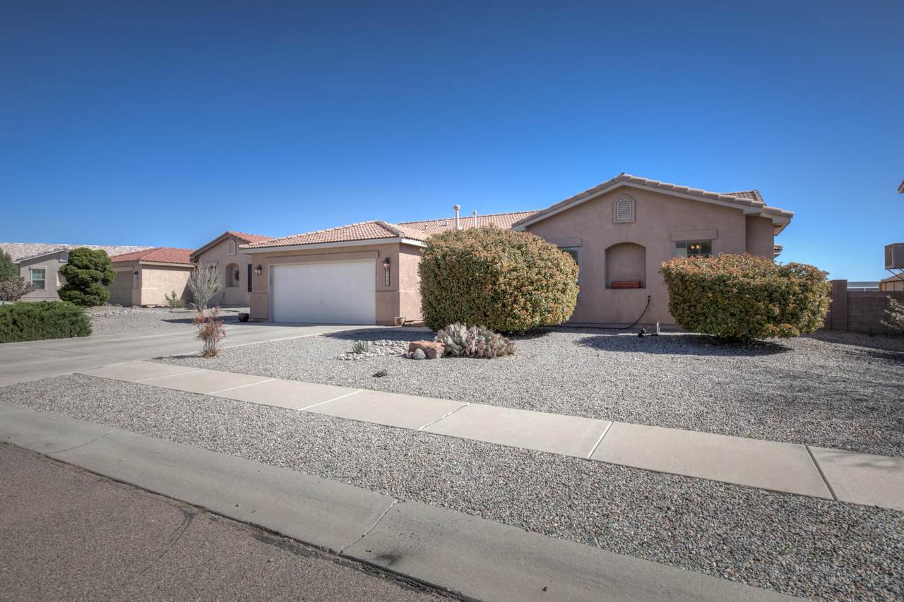 2441 Tyler Loop - Photo 1