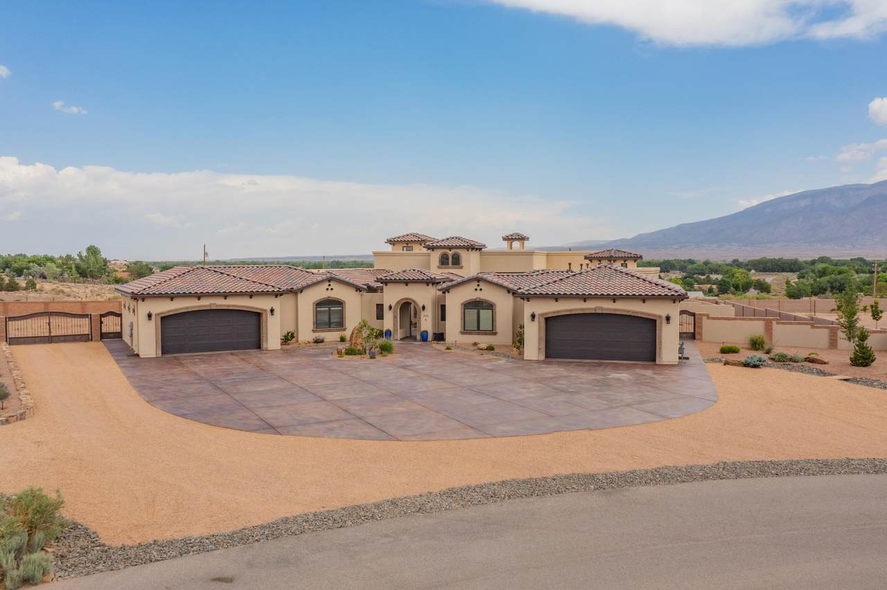 208 Tierra De Corrales Road - Photo 1