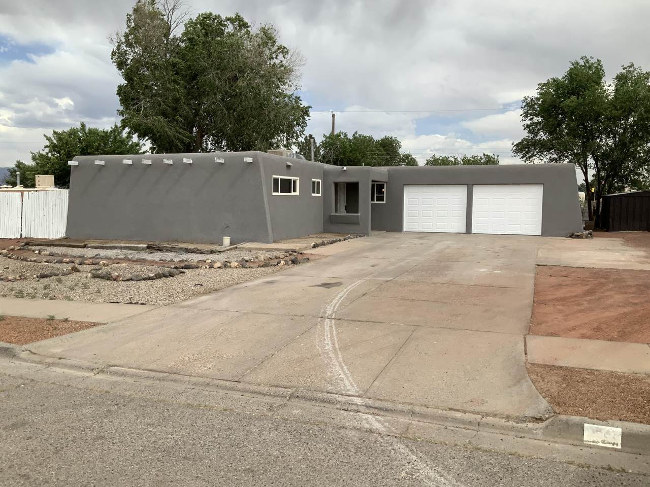 5720 Fairfax Drive - Photo 1