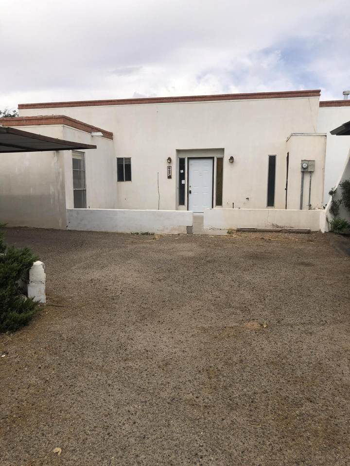 605 Western Drive - Photo 1