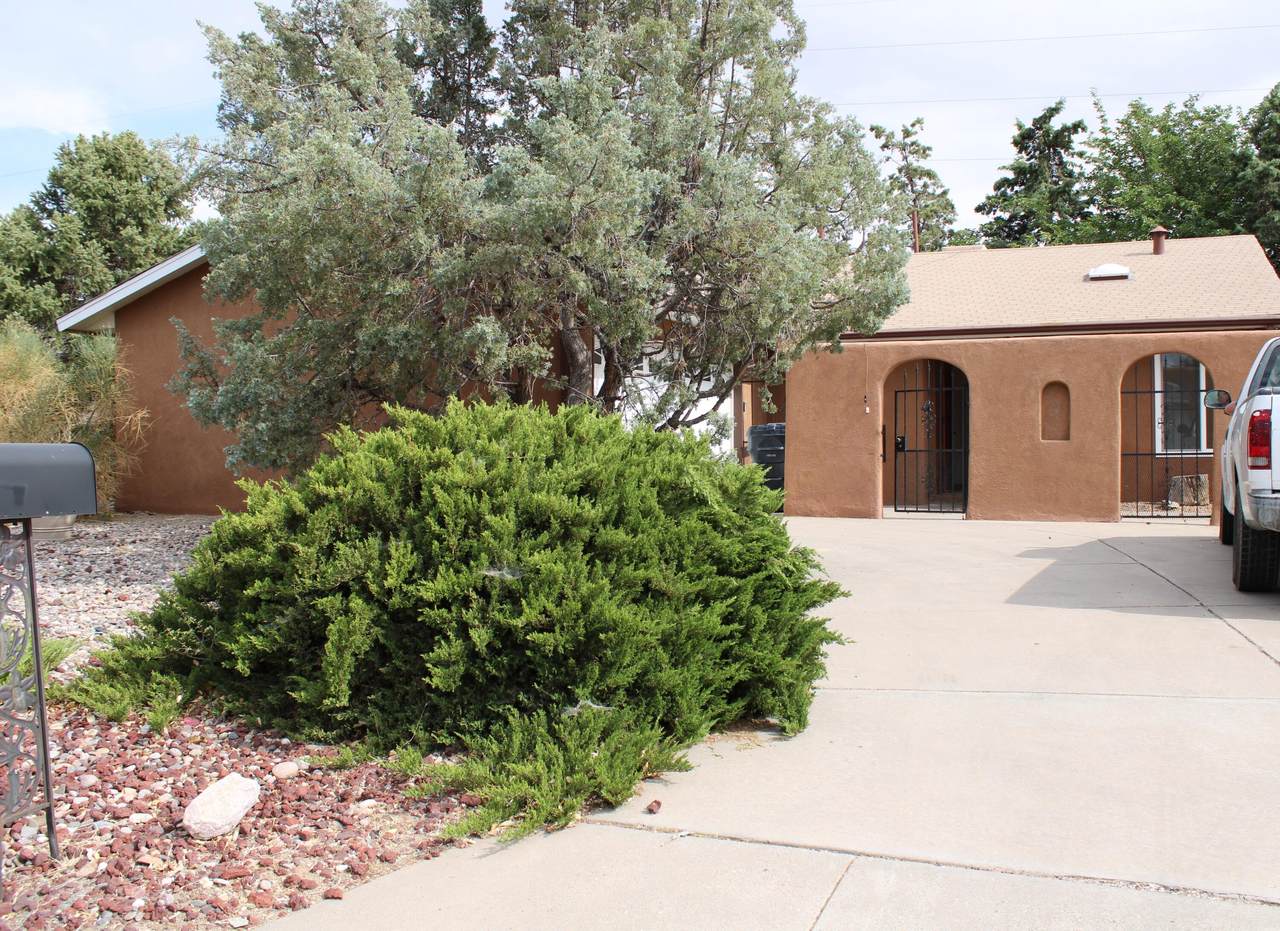 8104 Monterey East Avenue - Photo 1