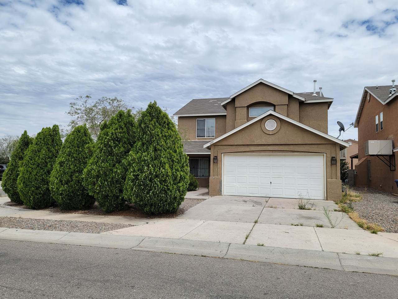600 Lone Pine Drive - Photo 1