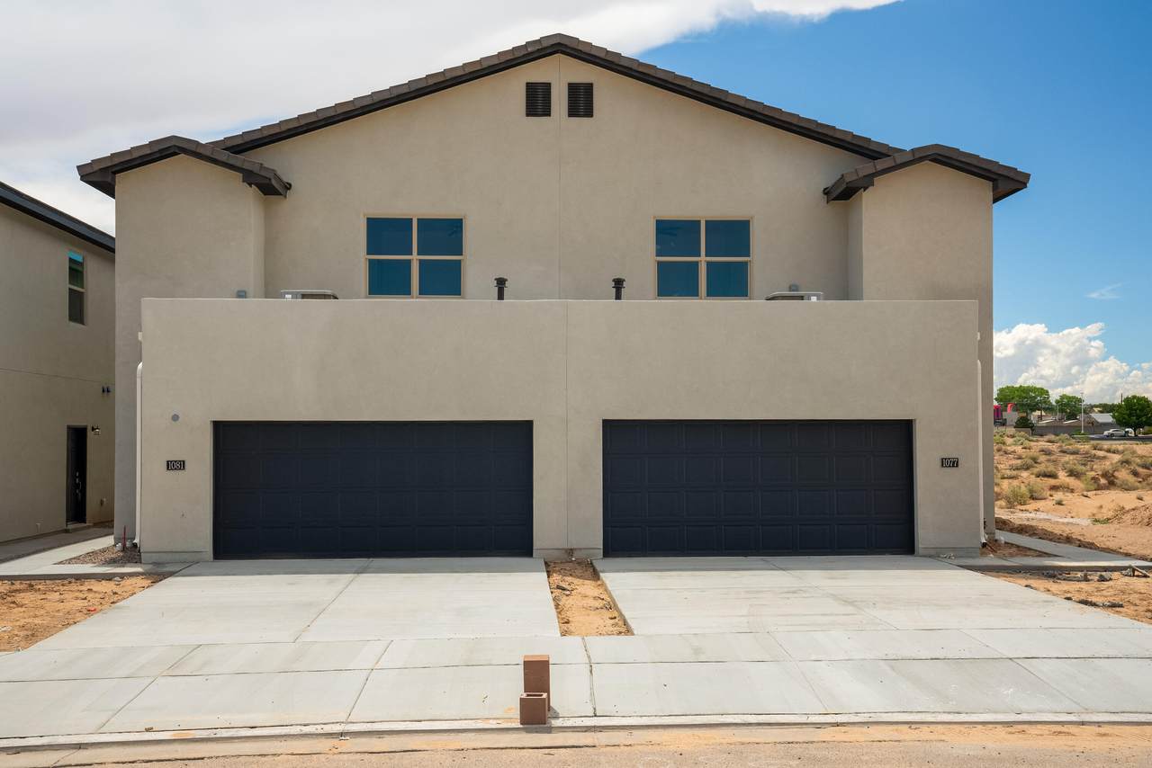 1081 Walsh Street - Photo 1