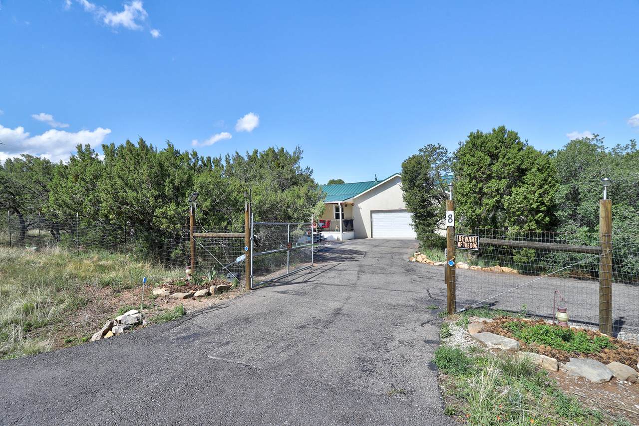 8 Longview Drive - Photo 1