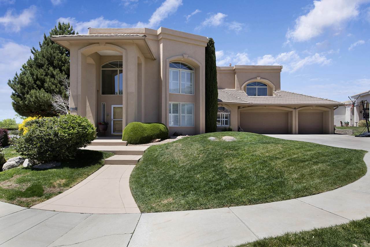7025 Starshine Street - Photo 1