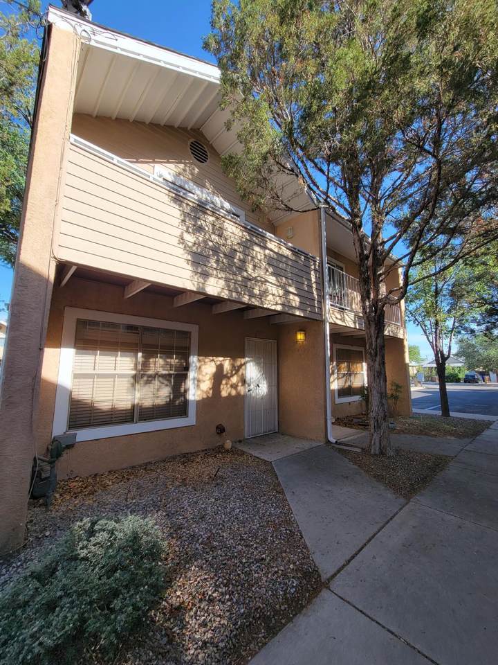 702 Fruit Avenue - Photo 1