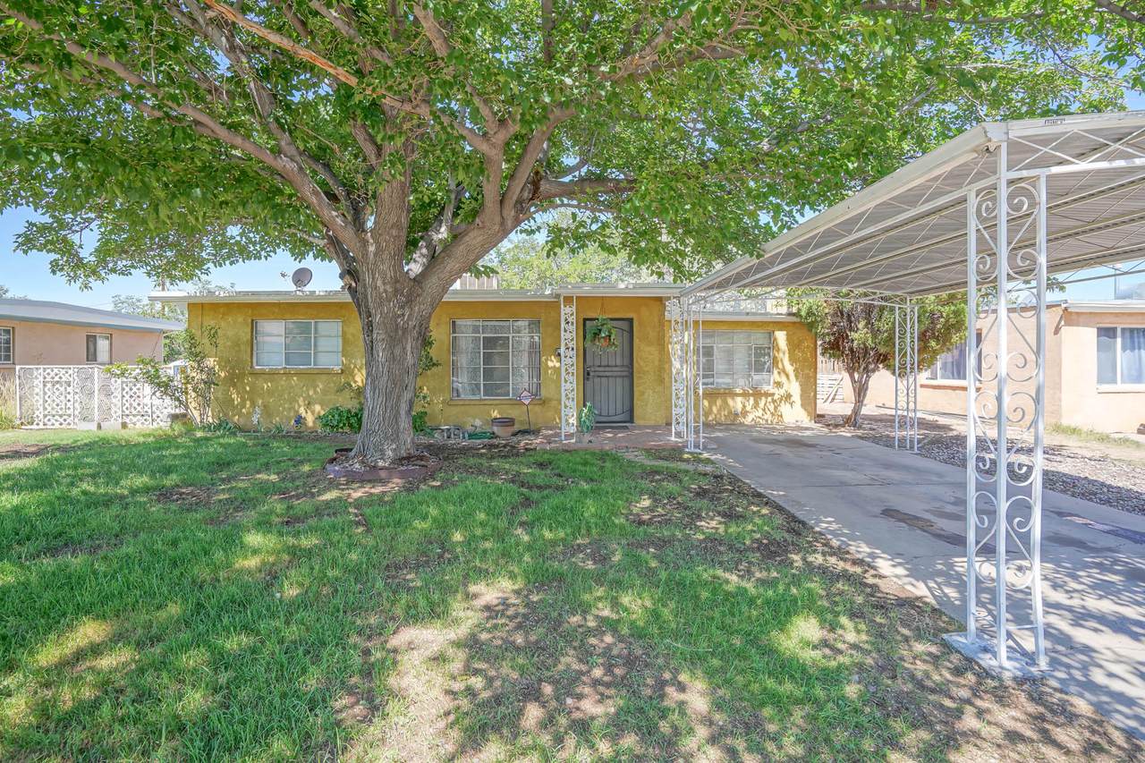 2733 Dakota Street - Photo 1