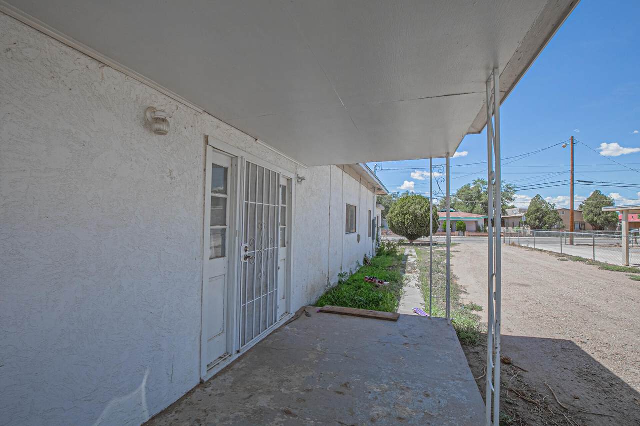 336 Los Lentes Road - Photo 1