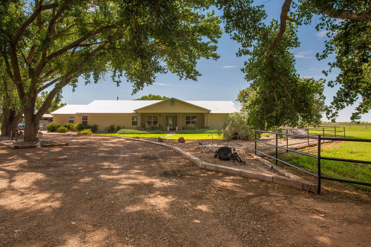 120 Jaramillo Loop - Photo 1