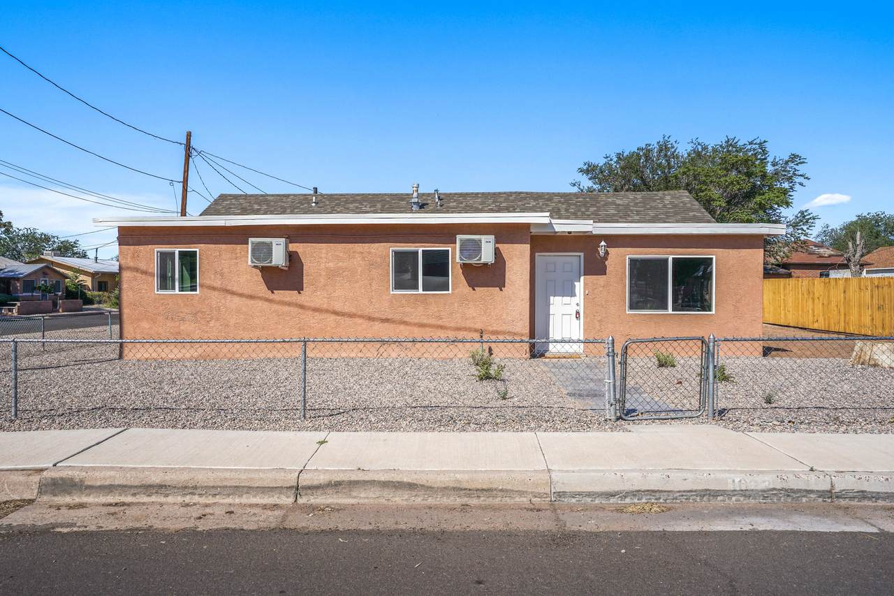 1023 John Street - Photo 1