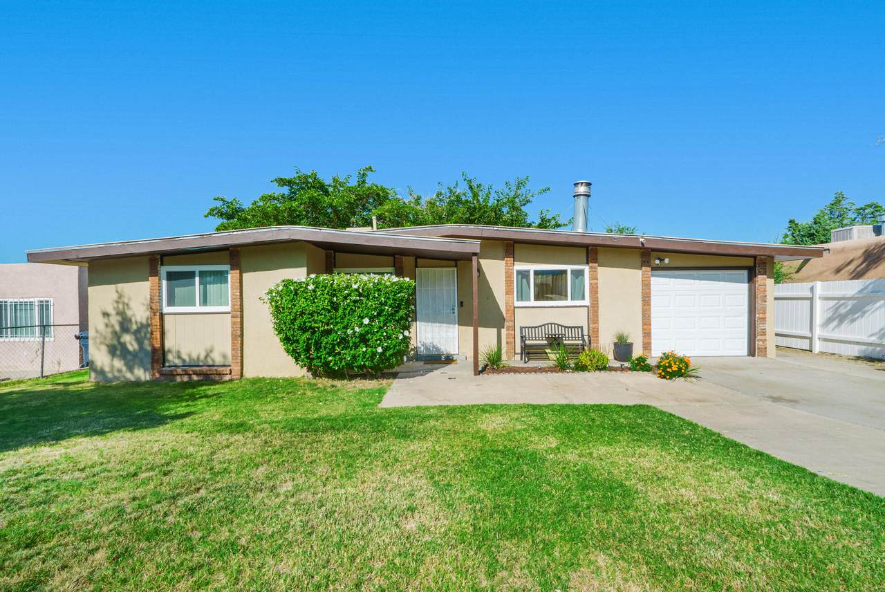 713 La Charles Drive - Photo 1
