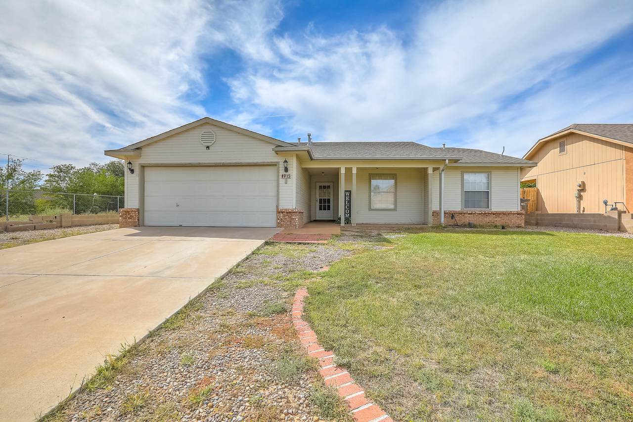 915 Chuckwagon Road - Photo 1