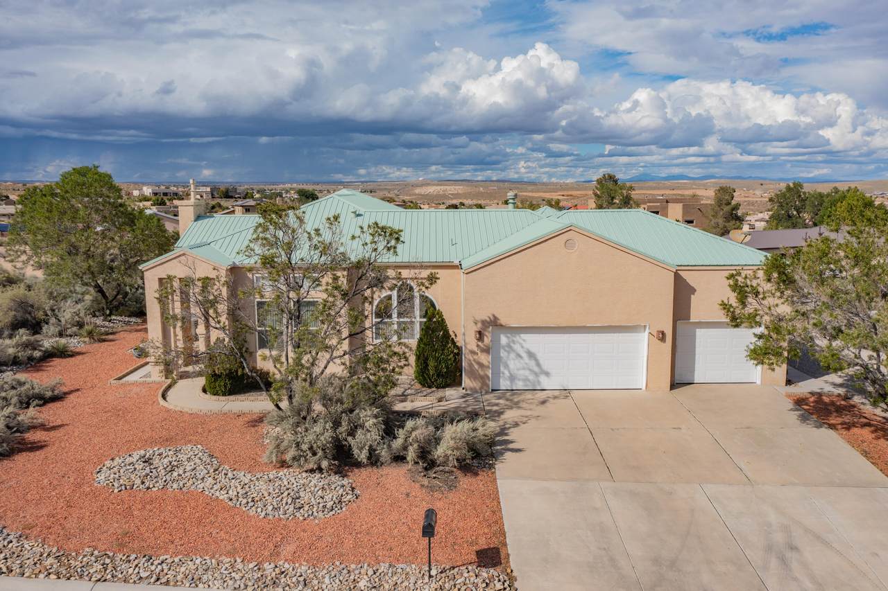 2211 Flagstone Road - Photo 1