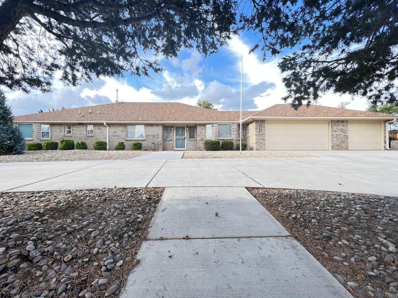 5003 Russell Drive - Photo 1
