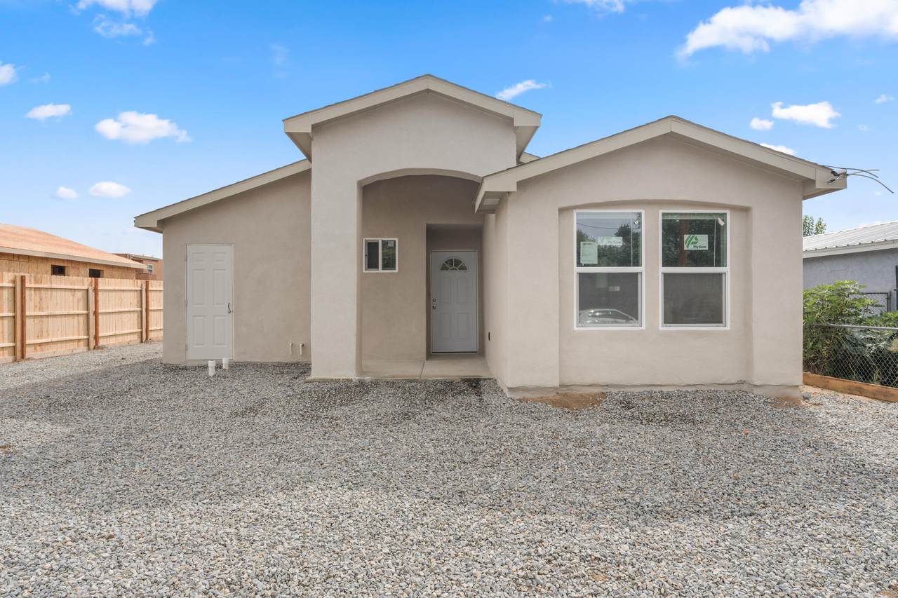 312 Alamo Avenue - Photo 1