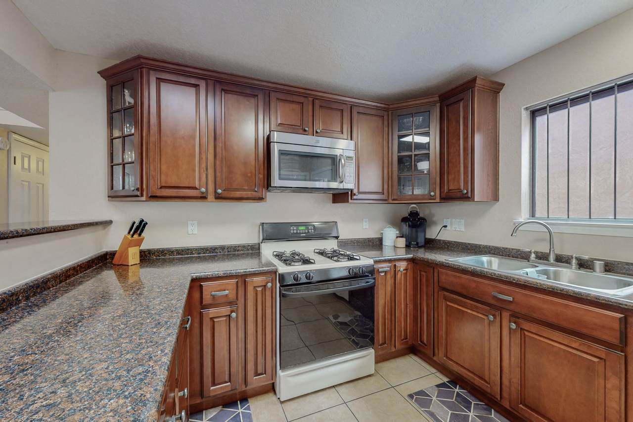 6921 Cleghorn Road - Photo 1
