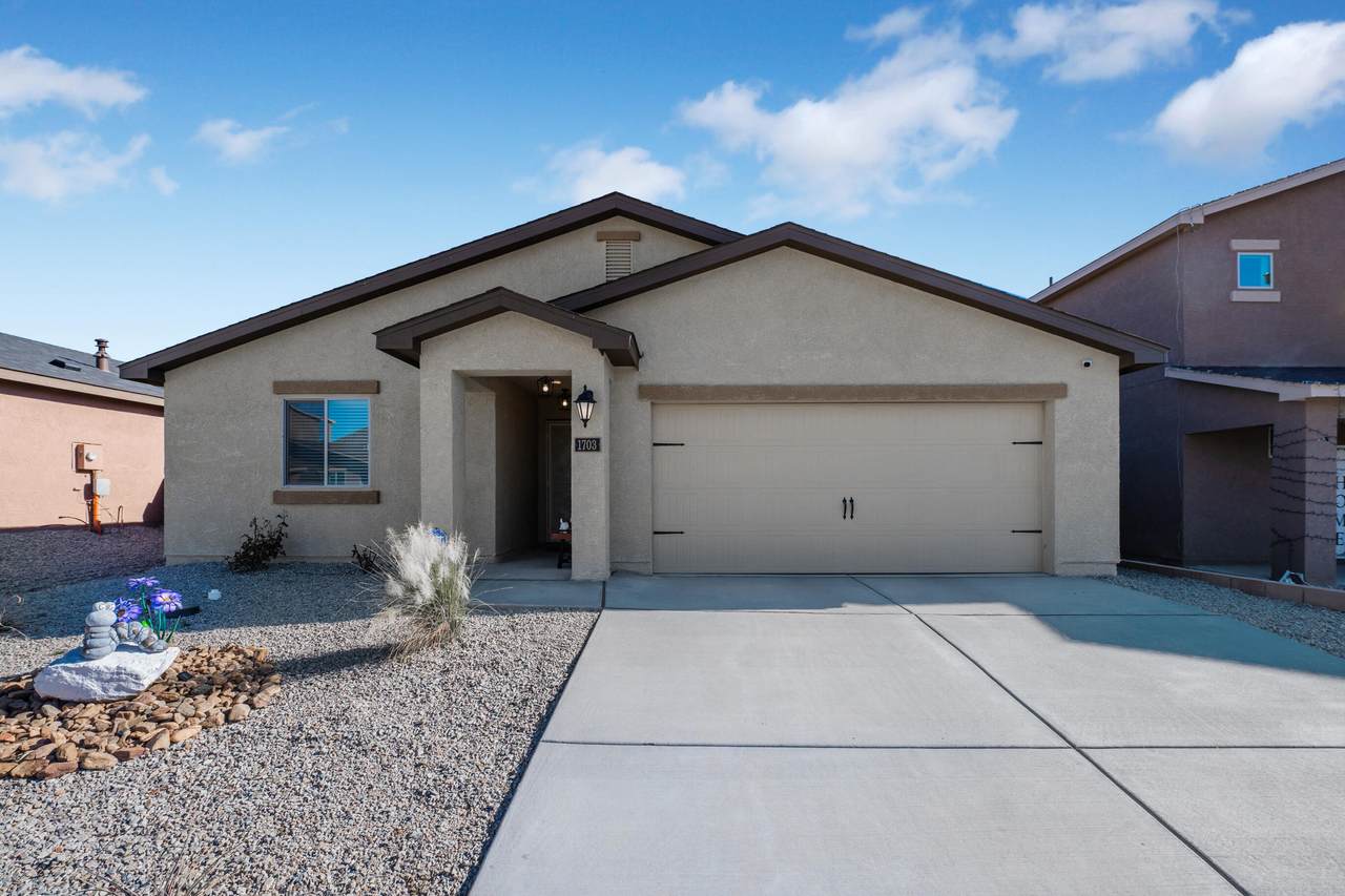 1703 Adelaide Lane - Photo 1