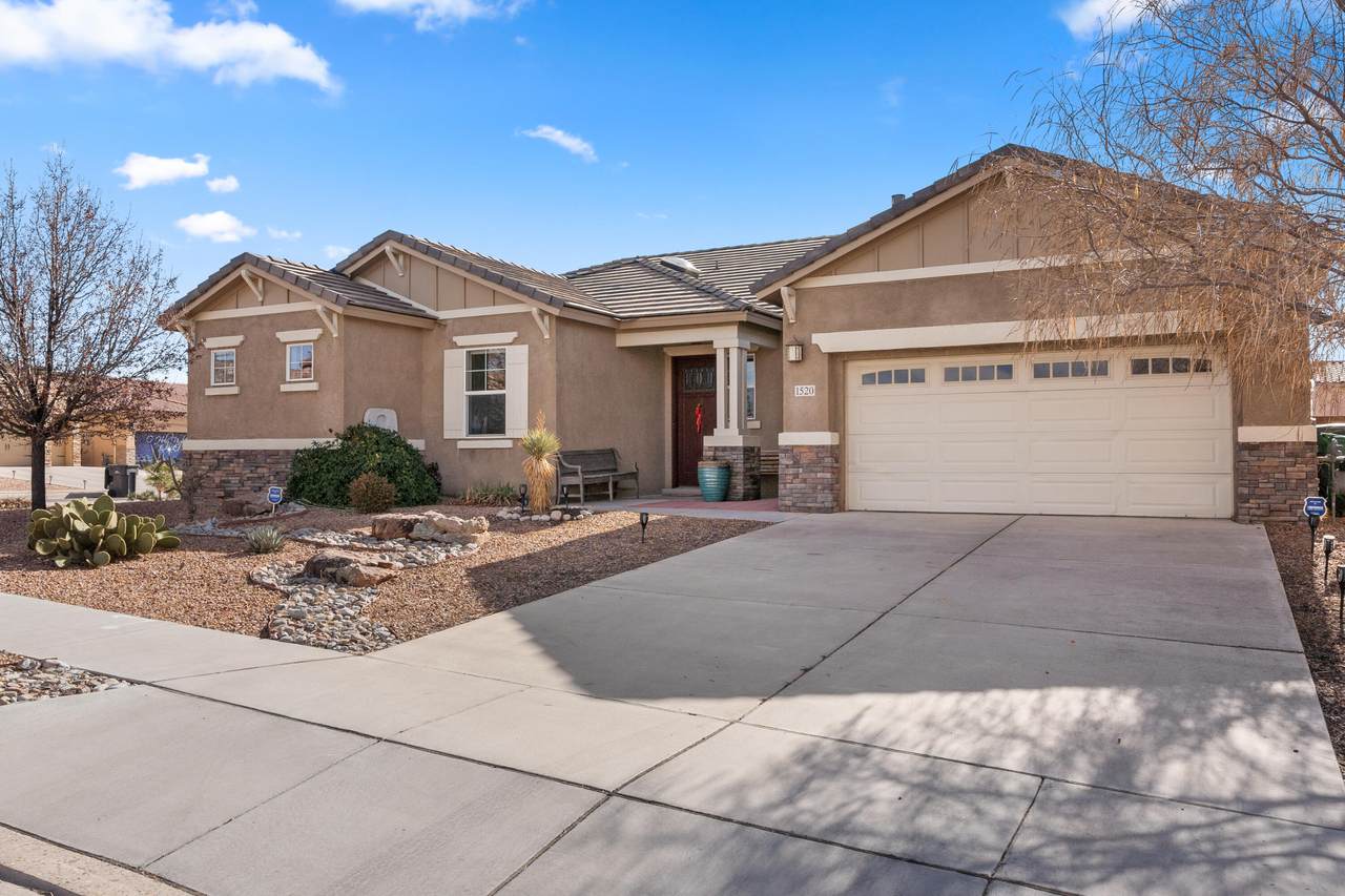 1520 Vista De Colinas Drive - Photo 1