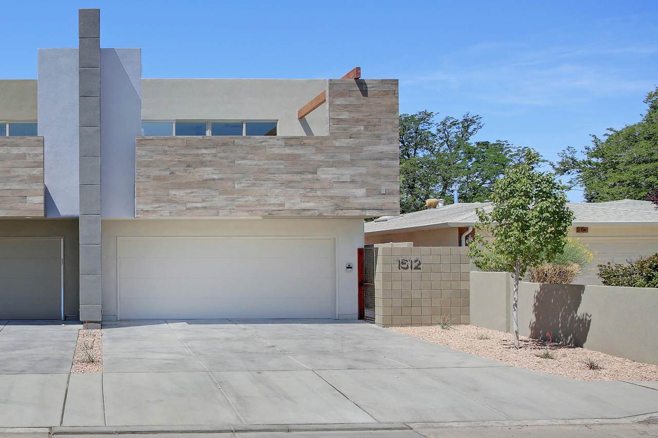 1512 San Patricio Avenue - Photo 1
