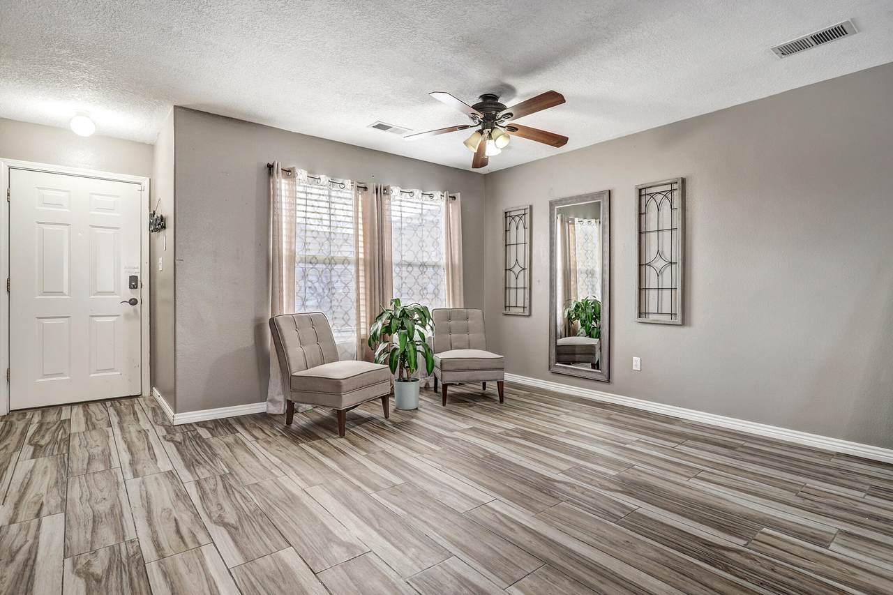 10109 Range Road - Photo 1