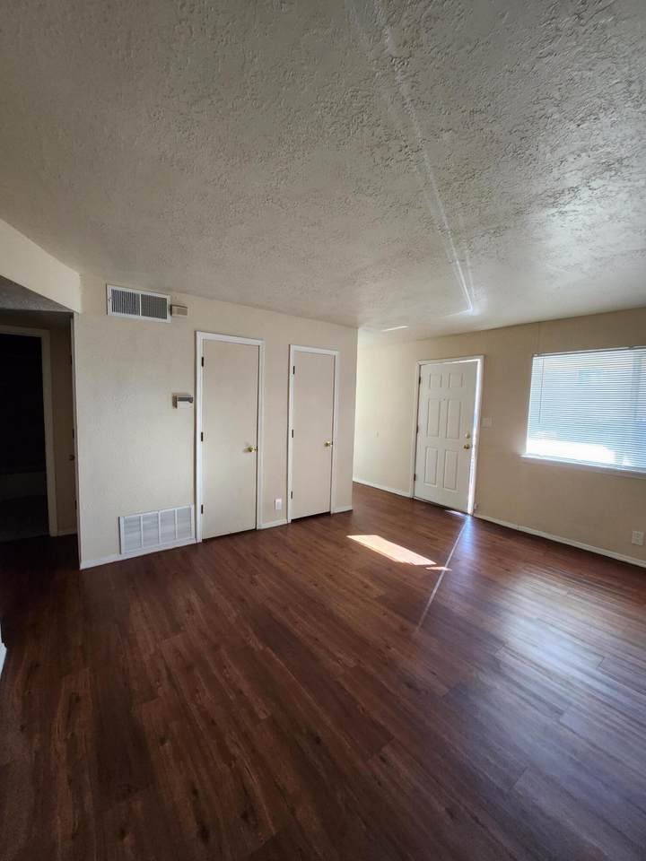 1701 Girard Boulevard - Photo 1