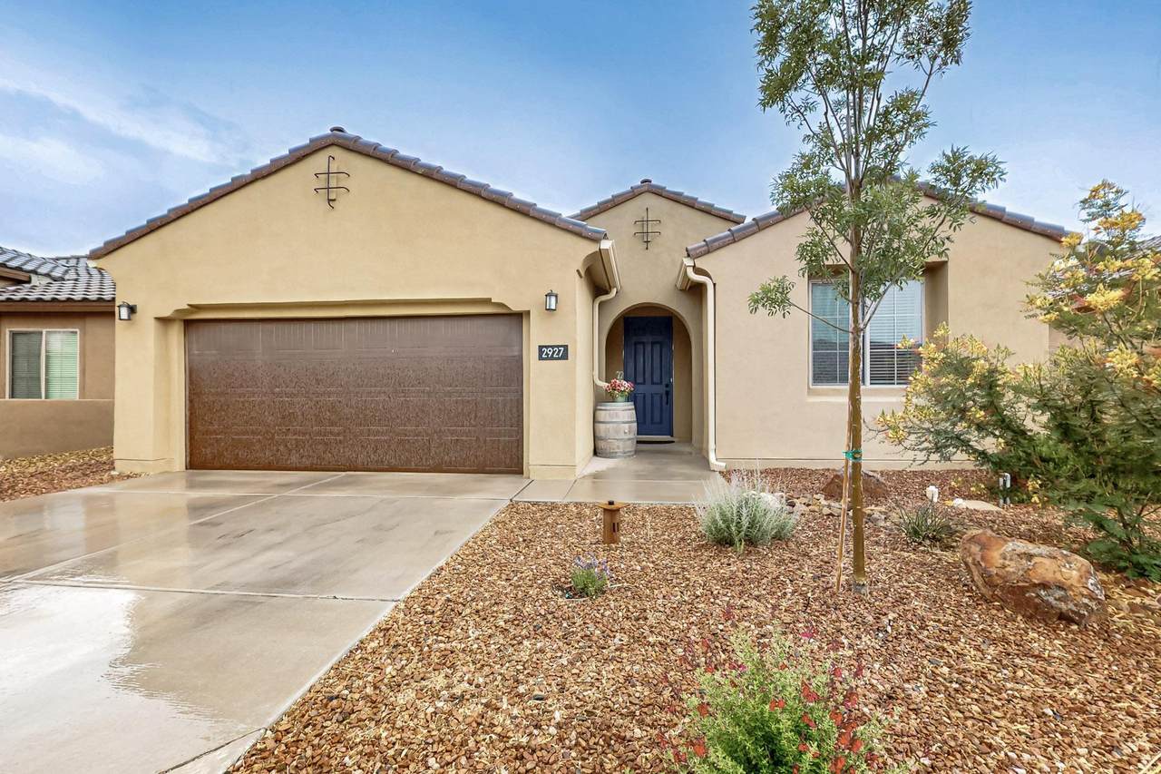 2927 Kings Canyon Loop - Photo 1