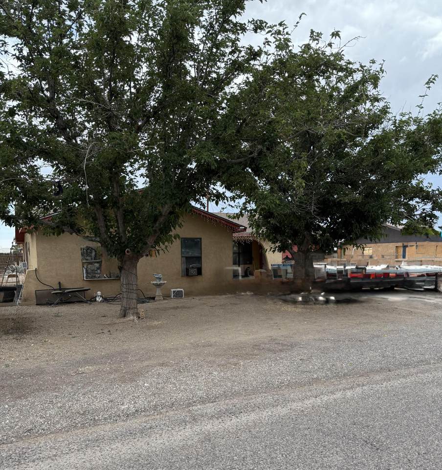 1203 Drake Street - Photo 1