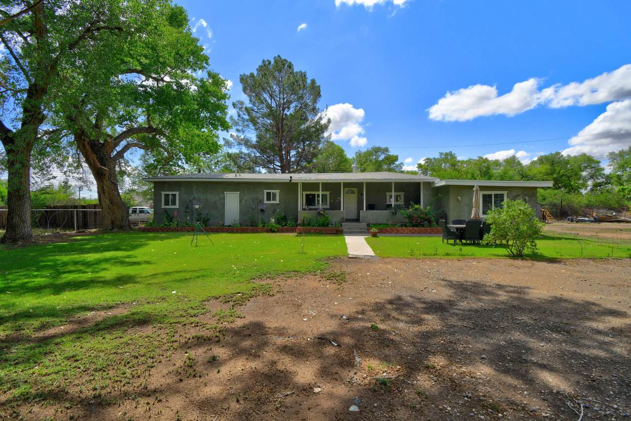 12 Violet Avenue - Photo 1