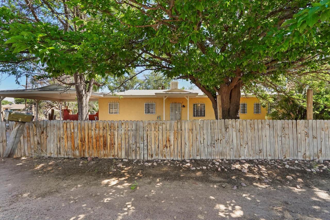 1724 Coe Road - Photo 1