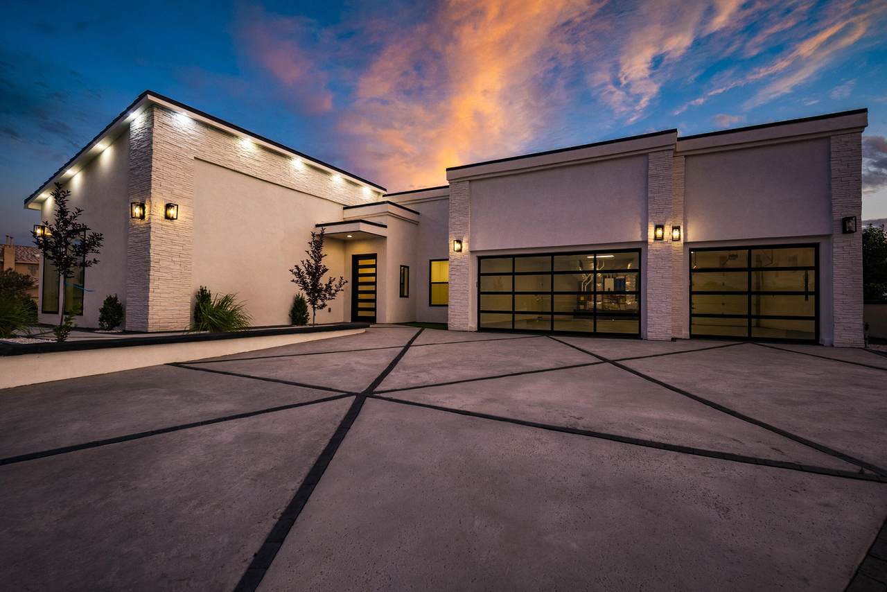 5625 Laredo - Photo 1