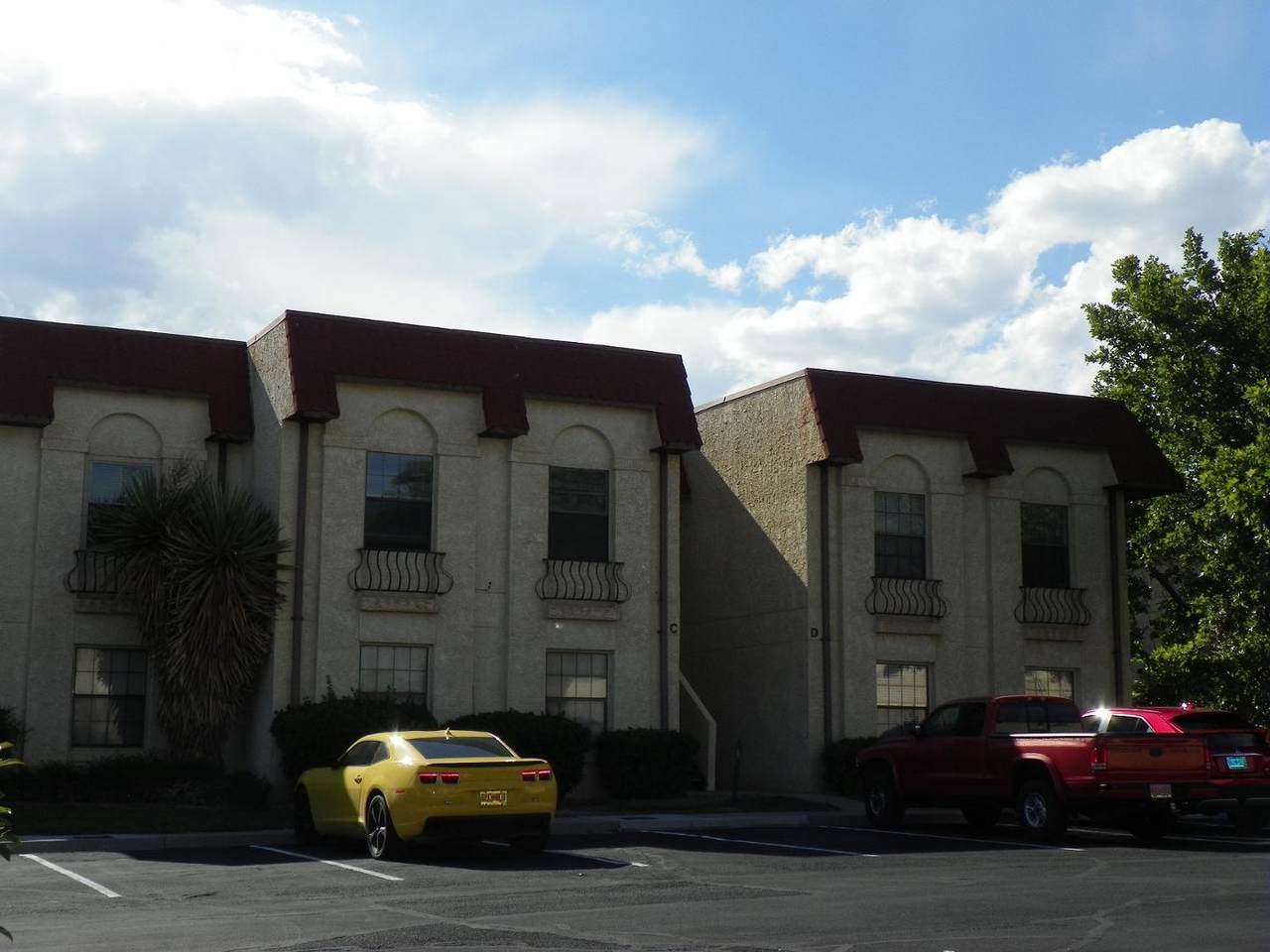 811 Country Club Drive - Photo 1