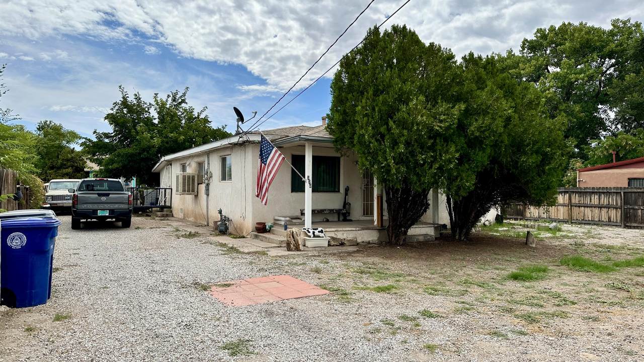 320 Montoya Street - Photo 1